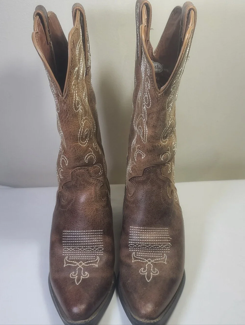 Justin Women's L2703 Brown Leather Cowboy Boots Size 6 (Wide) C